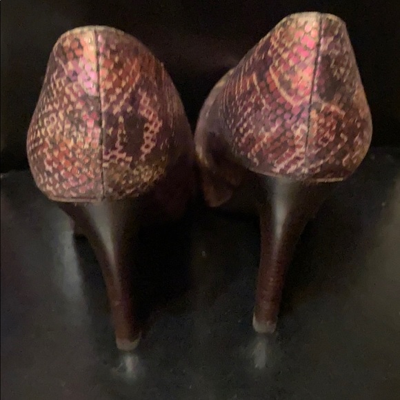 Carlos Santana Privilege Gold Multi Heels - Picture 5 of 5